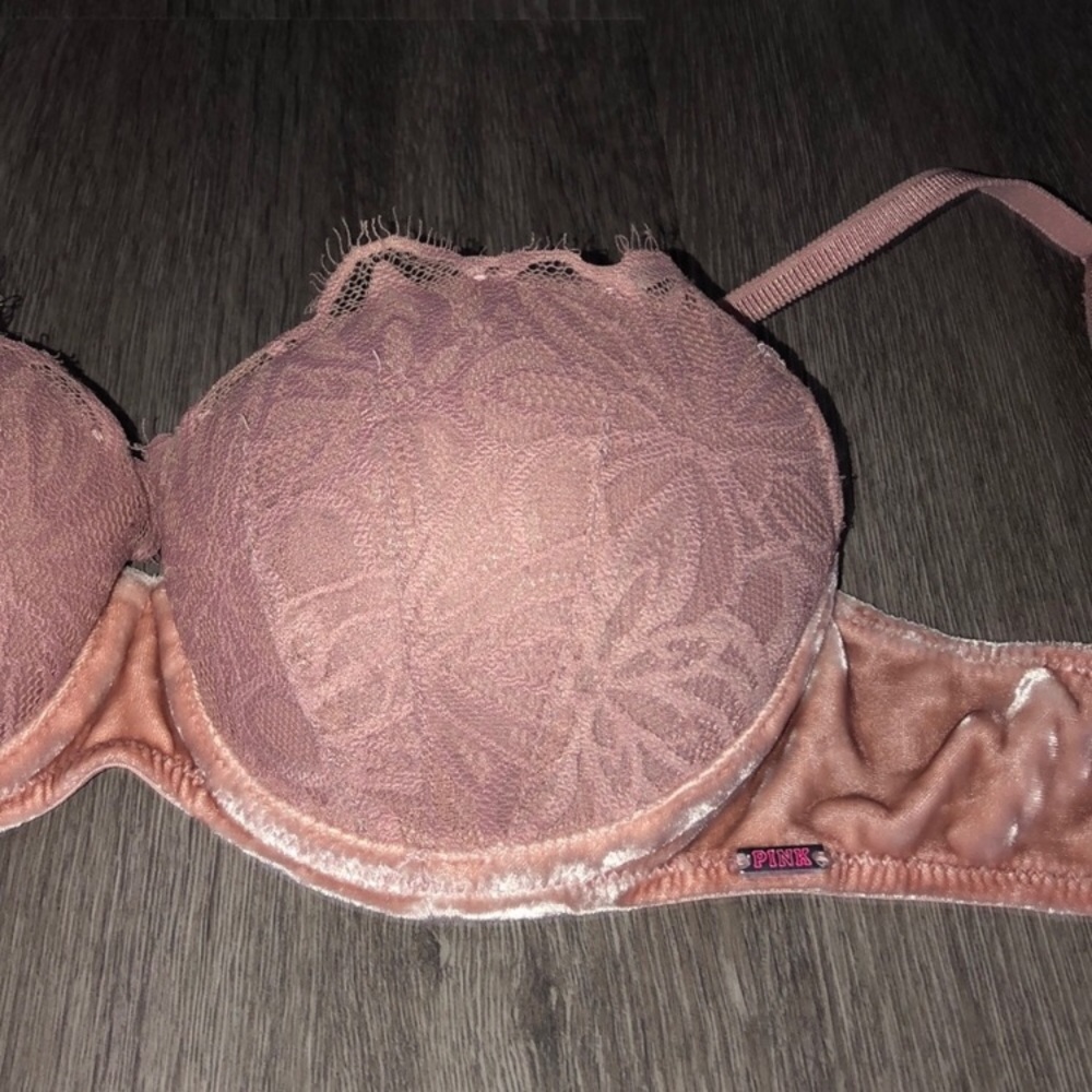 Pink bra - Picture 2 of 2